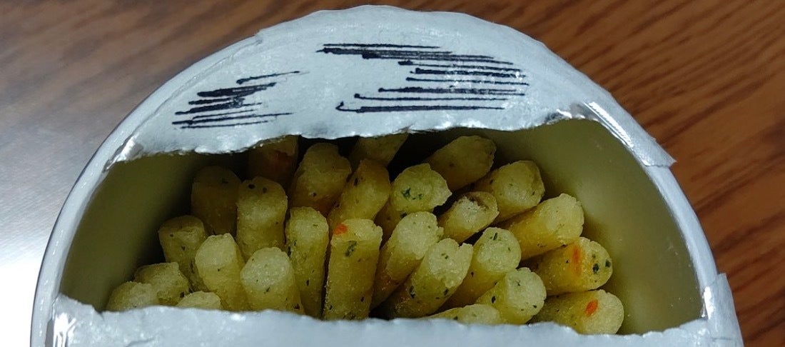 破れた「じゃがりこ」の蓋でドラゴンボールのワンシーンを再現。漫画化