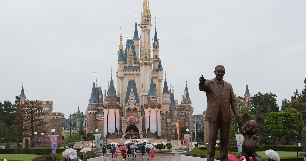 東京ディズニーランドが「お菓子の国」に変身！