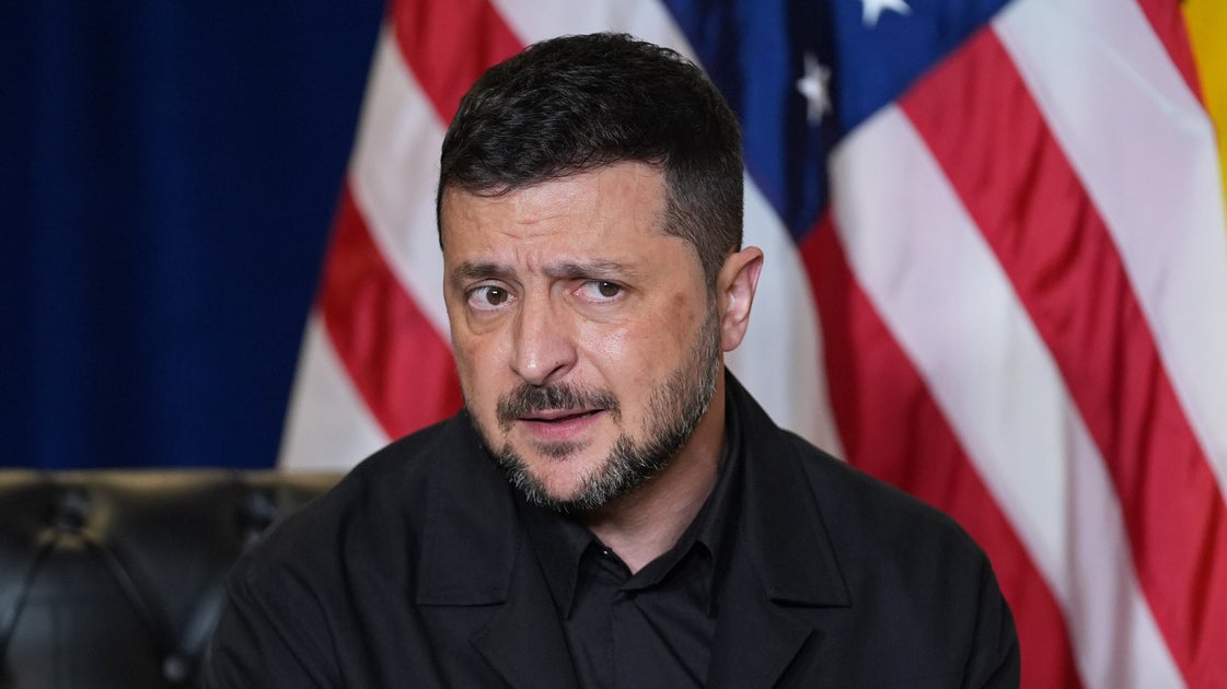 Zelenskyy Outlines 'Very Difficult Choice' For Ukraine Thanks To U.S. Peace Proposal