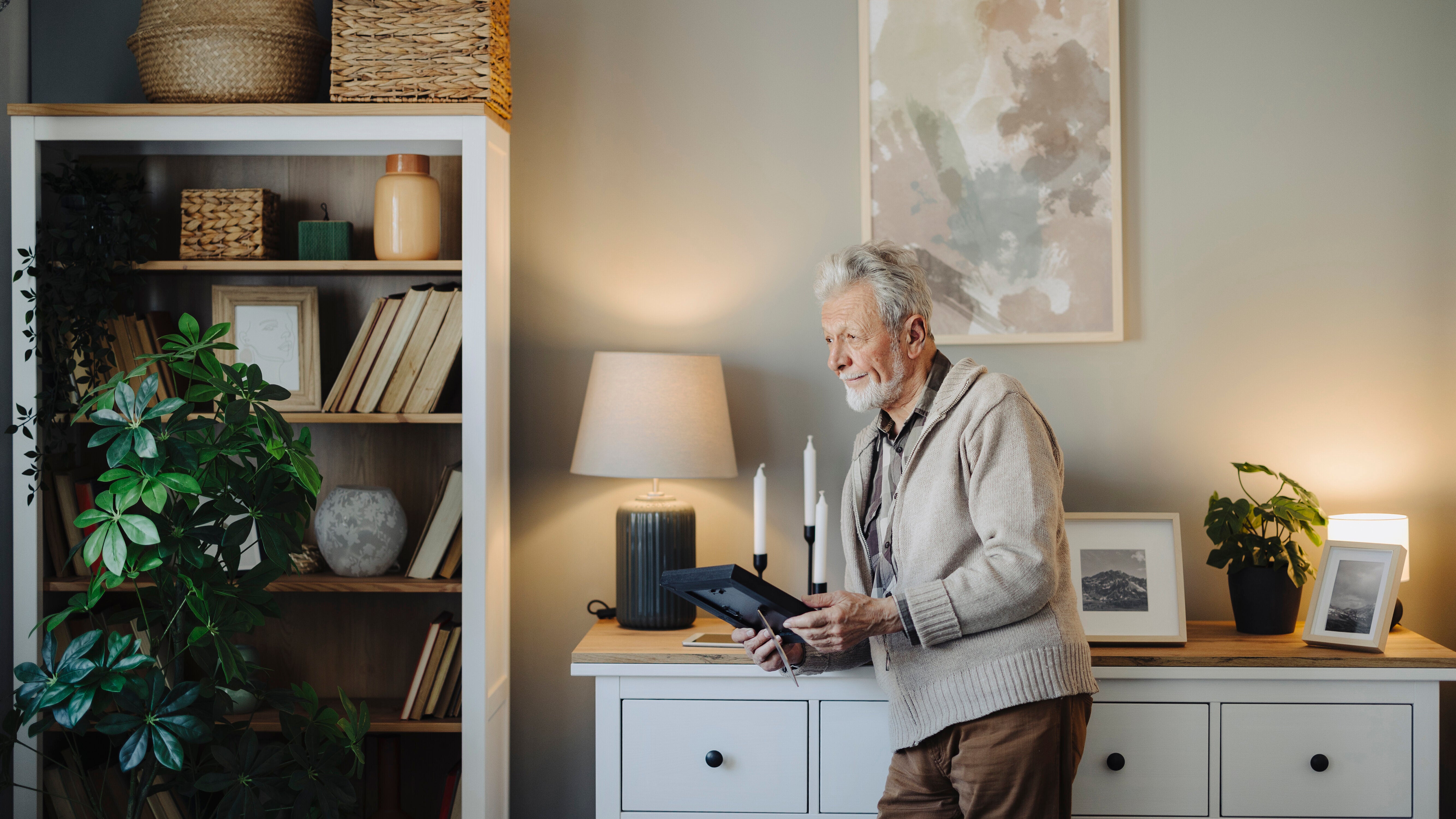 People Who’ve Lost A Spouse Say These Moments Feel The Loneliest