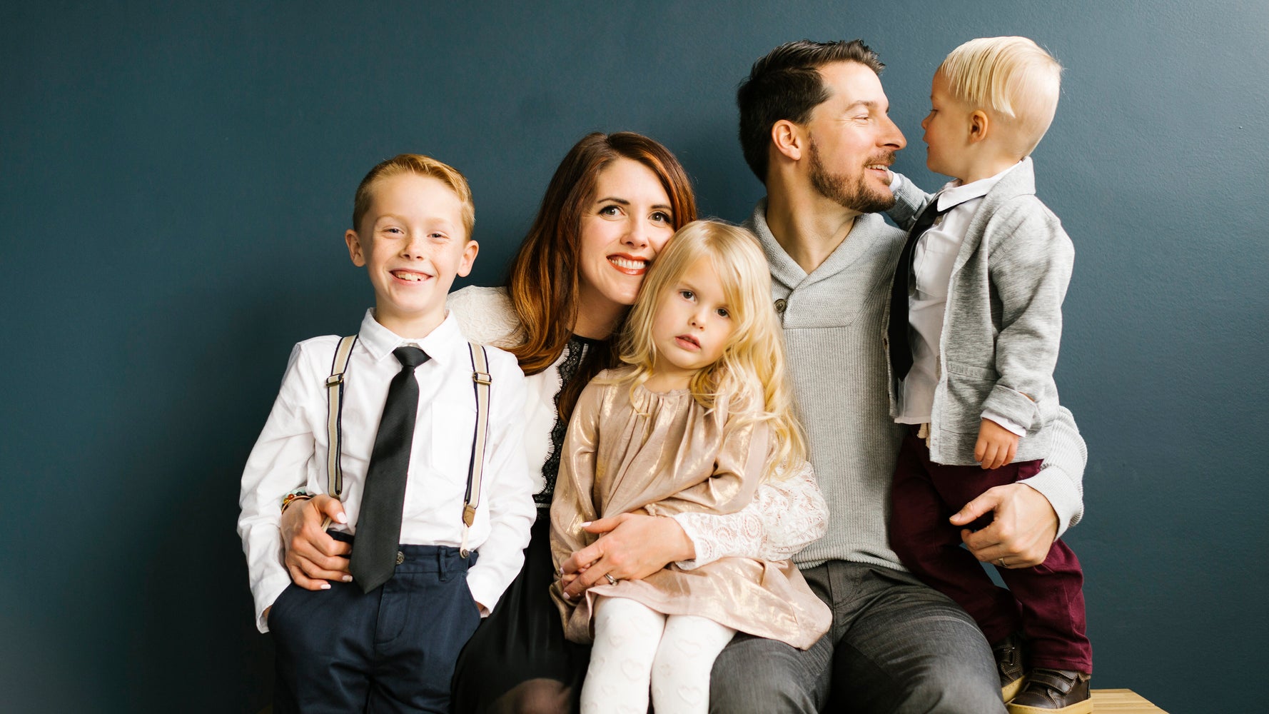 Photographers Reveal 10 Rules They Break for Perfect Family Photos