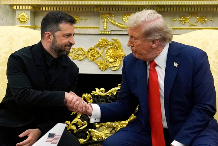 CNN Fact-Checker Publishes 78 Stunning Examples Exposing Trump's Latest Lie 1 Ukrainian President Volodymyr Zelenskyy meets with US President Donald Trump in August in the Oval Office.