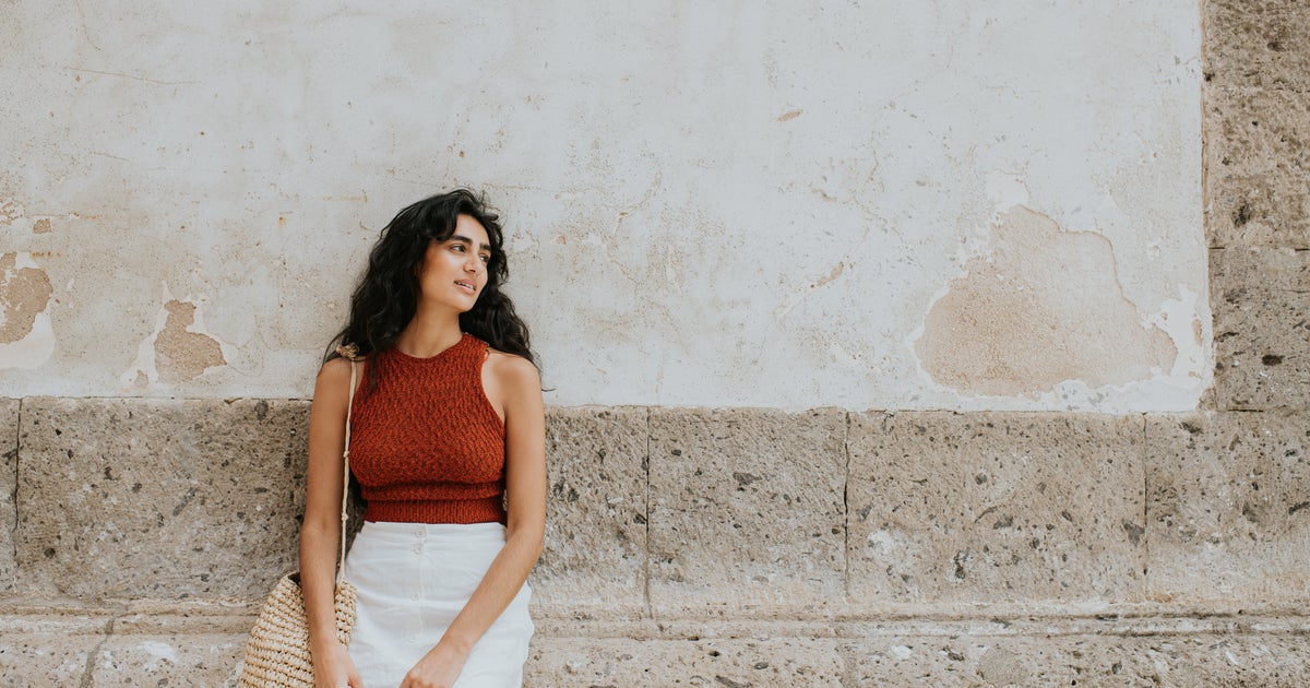 You're Probably Doing The 'American Lean' — And It's A Dead Giveaway You're A Tourist Abroad