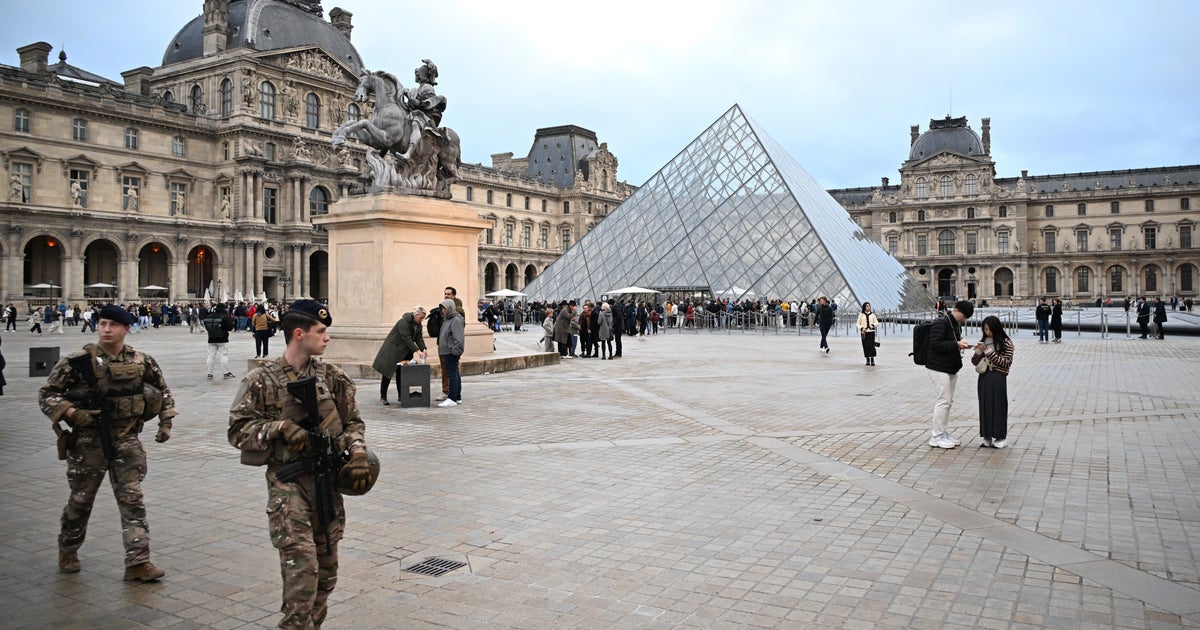 Paris Prosecutor Says Arrested Man Is 4th Member Of Louvre Heist Gang