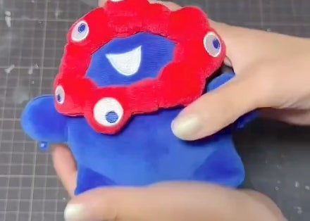 ミャクミャクのぬいぐるみの服作りが話題⇨元パタンナーの技術に「型紙
