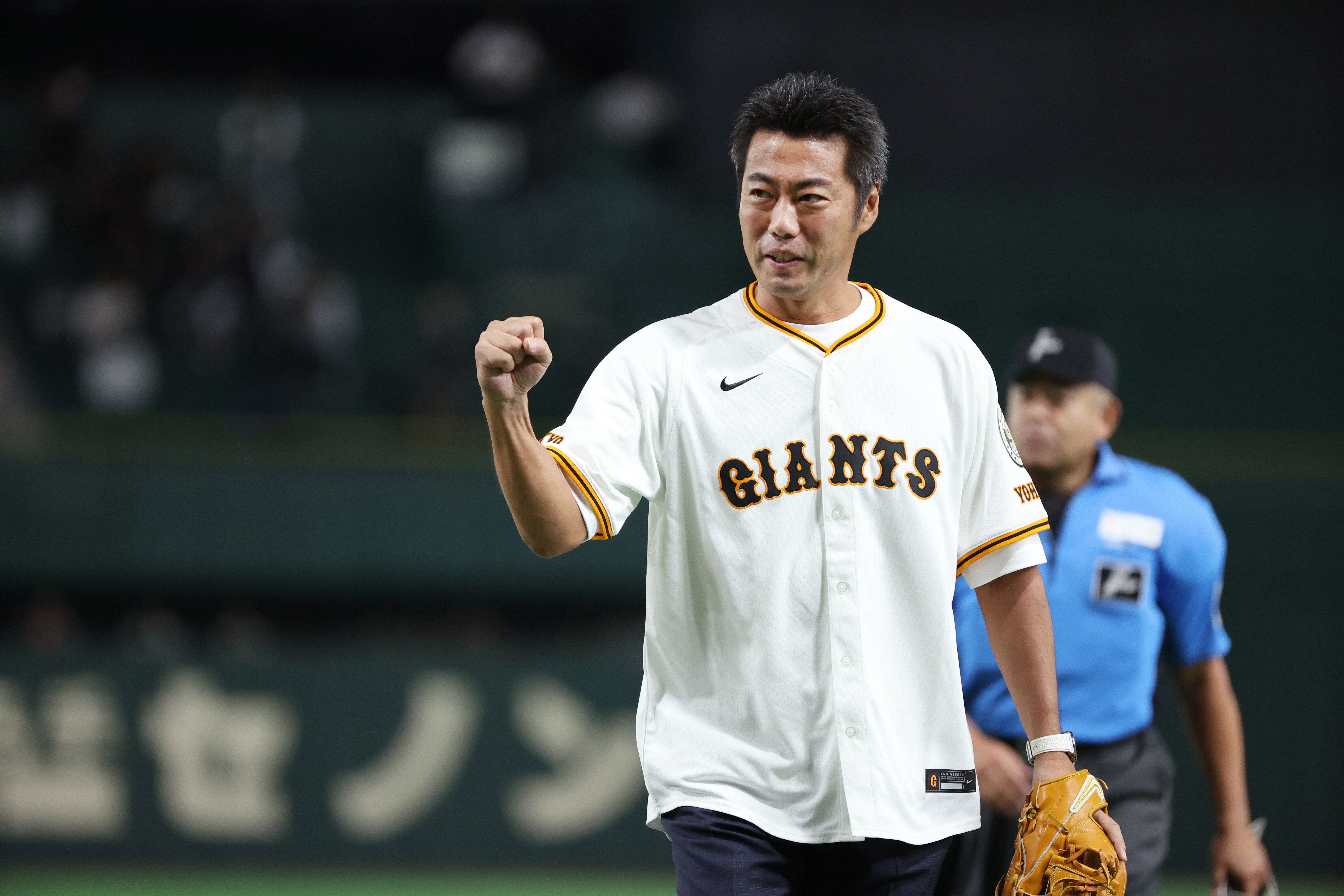 M-1』準優勝 バッテリィズ・エースさんの“野球柄シャツ被り”にネット