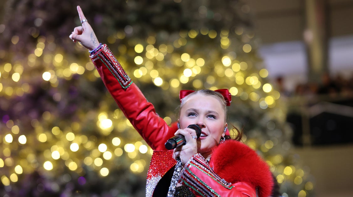 JoJo Siwa Reveals What Landed Her in The Emergency Room Hours Before Her Mall of America Performance JoJo Siwa Reveals What Landed Her in The Emergency Room Hours Before Her Mall of America Performance