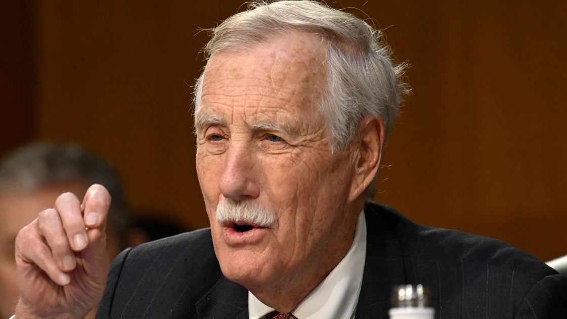 Senator Reads DOD War Manual On CNN For Damning Analysis Of Deadly U.S. Boat Strikes