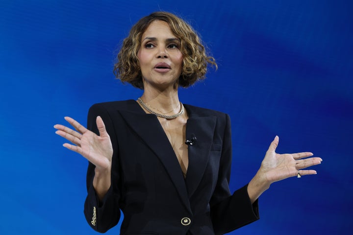 Halle Berry says this is evidence of Newsom's veto that should 1 Halle Berry attacked Gov. Gavin Newsom (D-Calif.) during the New York Times Dealbook 2025 Summit on Wednesday.