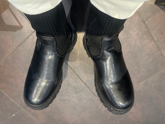 リブのあるパンツと重ねるとより暖かさが増した