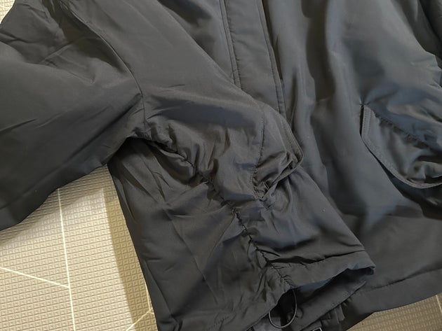 裾にドローコード