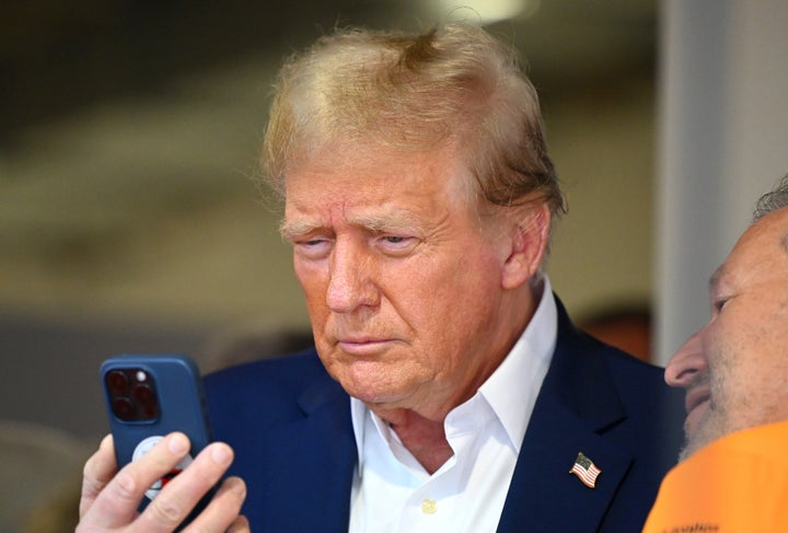 Joe Rogan reveals the peculiarity of Trump's text messages 1 President Donald Trump, during the Miami F1 Grand Prix in 2024, has a