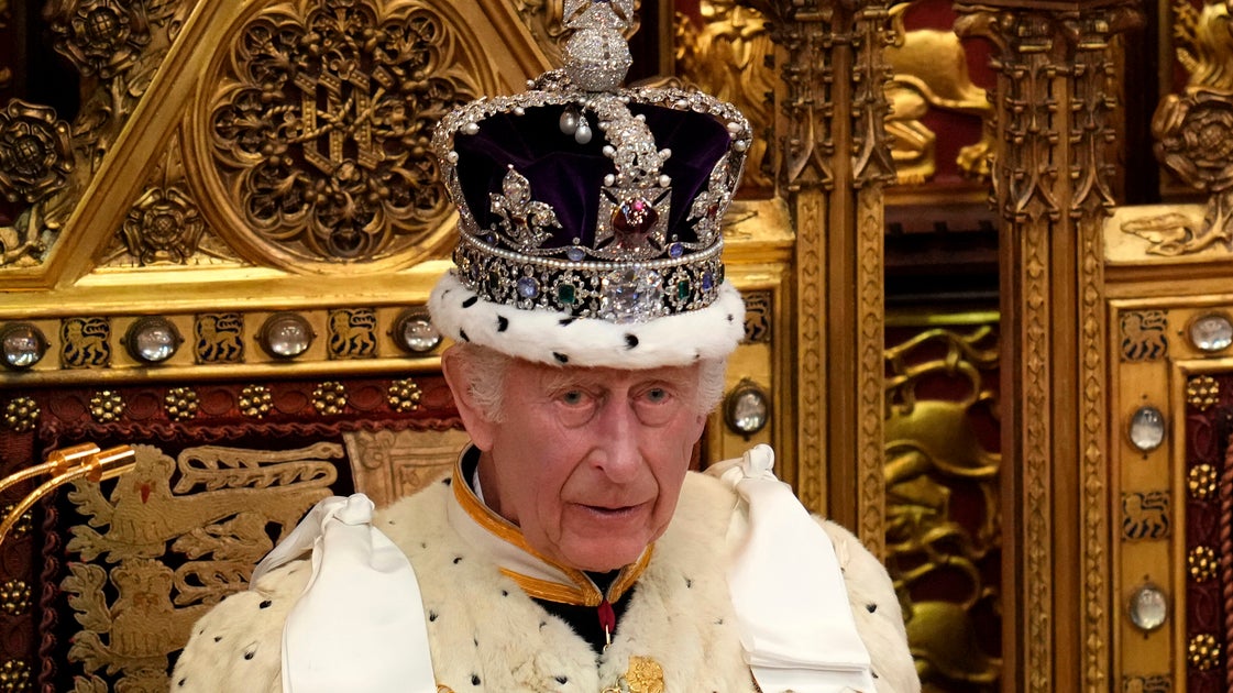 Four Arrested After Throwing Apple Crumble And Custard At Crown Display In London Four Arrested After Throwing Apple Crumble And Custard At Crown Display In London