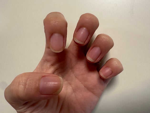 4年に渡りノーケアな私の指先…