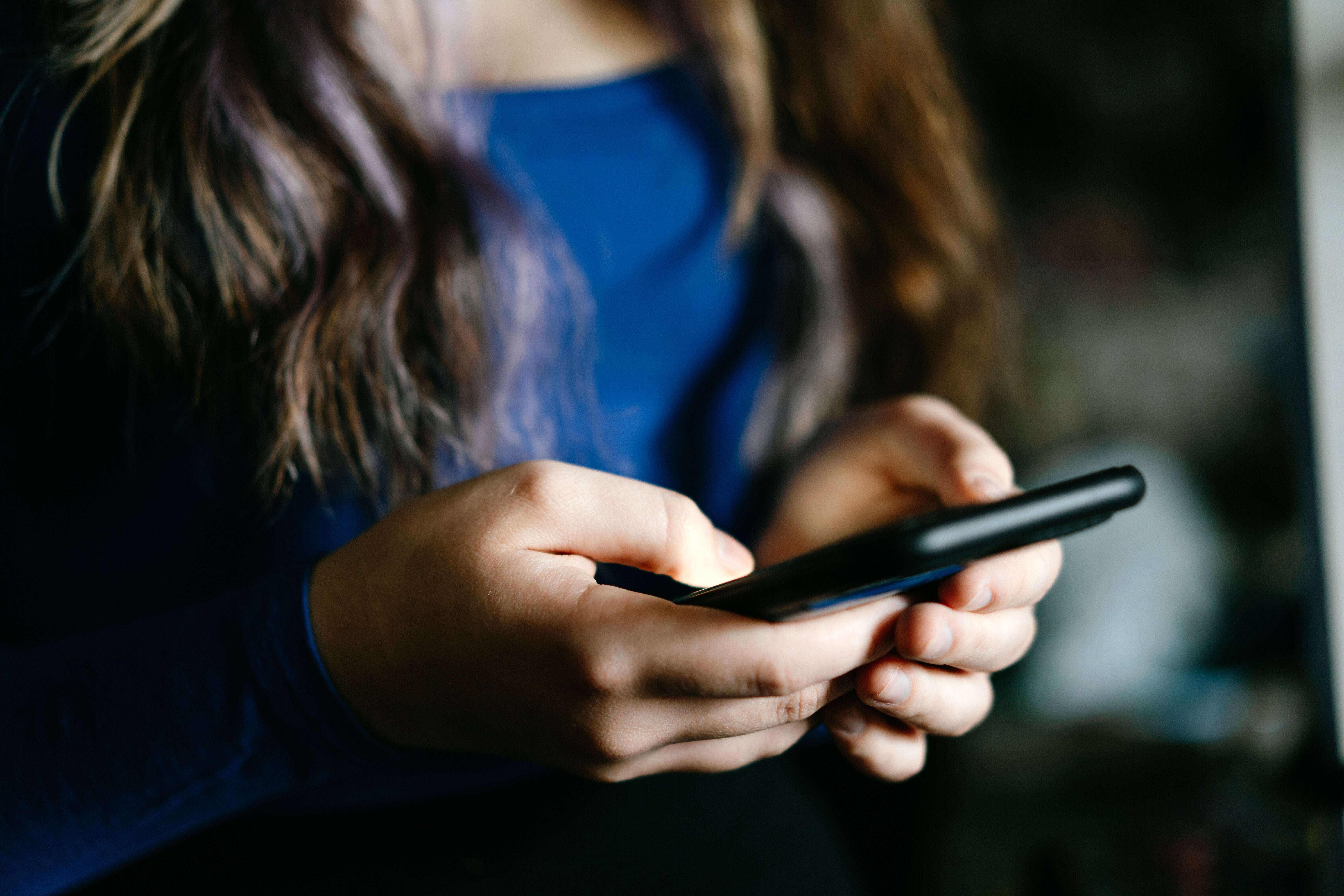 huffpost.com - Kelsey Borresen - Experts Warn You Should Never Share These 5 Things With ChatGPT - And What You Can Do If You Already Did