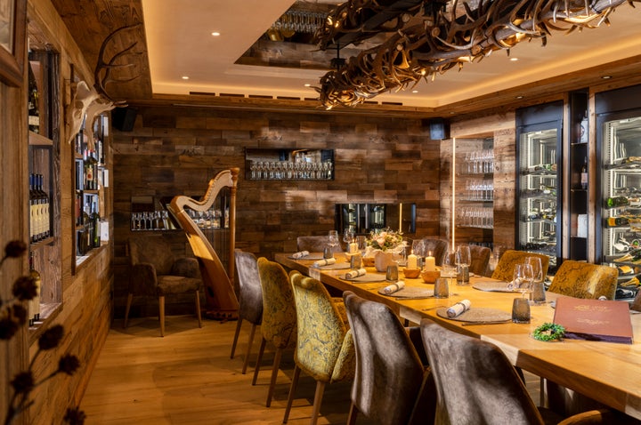 Uma sala de jantar privada no Genussrestaurant Sunna, onde comi no último dia em Ischgl.