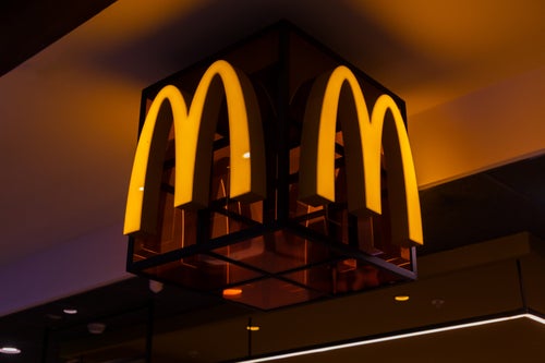 マックのAI生成広告に「魂が感じられない」と批判殺到➡︎取り下げに