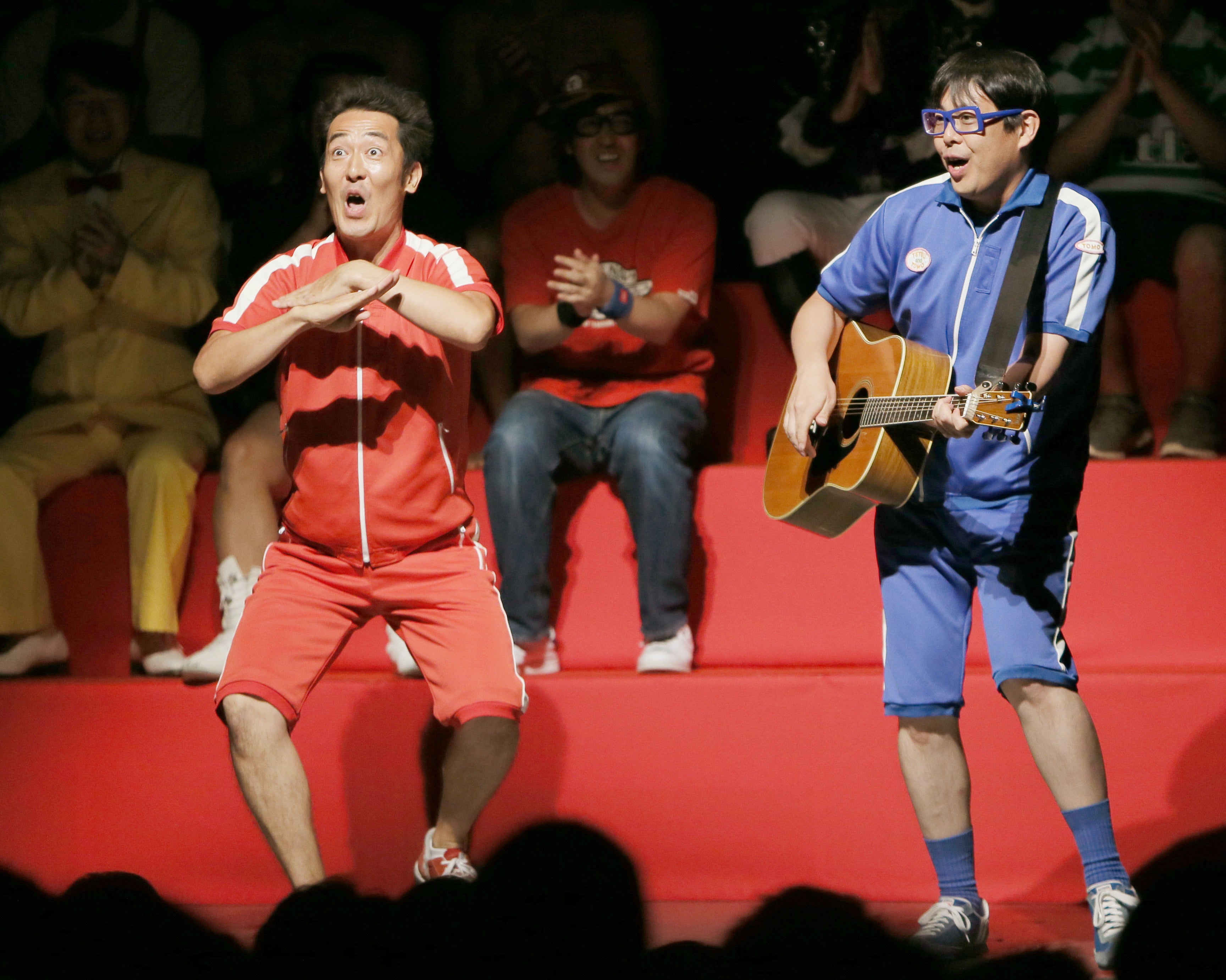 テツandトモ、愛知の楽屋でエビフライ&うなぎ入りの豪華弁当に大感激⇒「お正月みたい」「すごいごちそう」