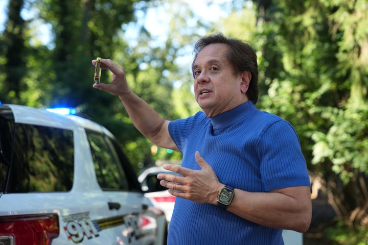 George Conway would face John F. Kennedy's grandson, Jack Schlossberg, in a Democratic primary, according to filings.