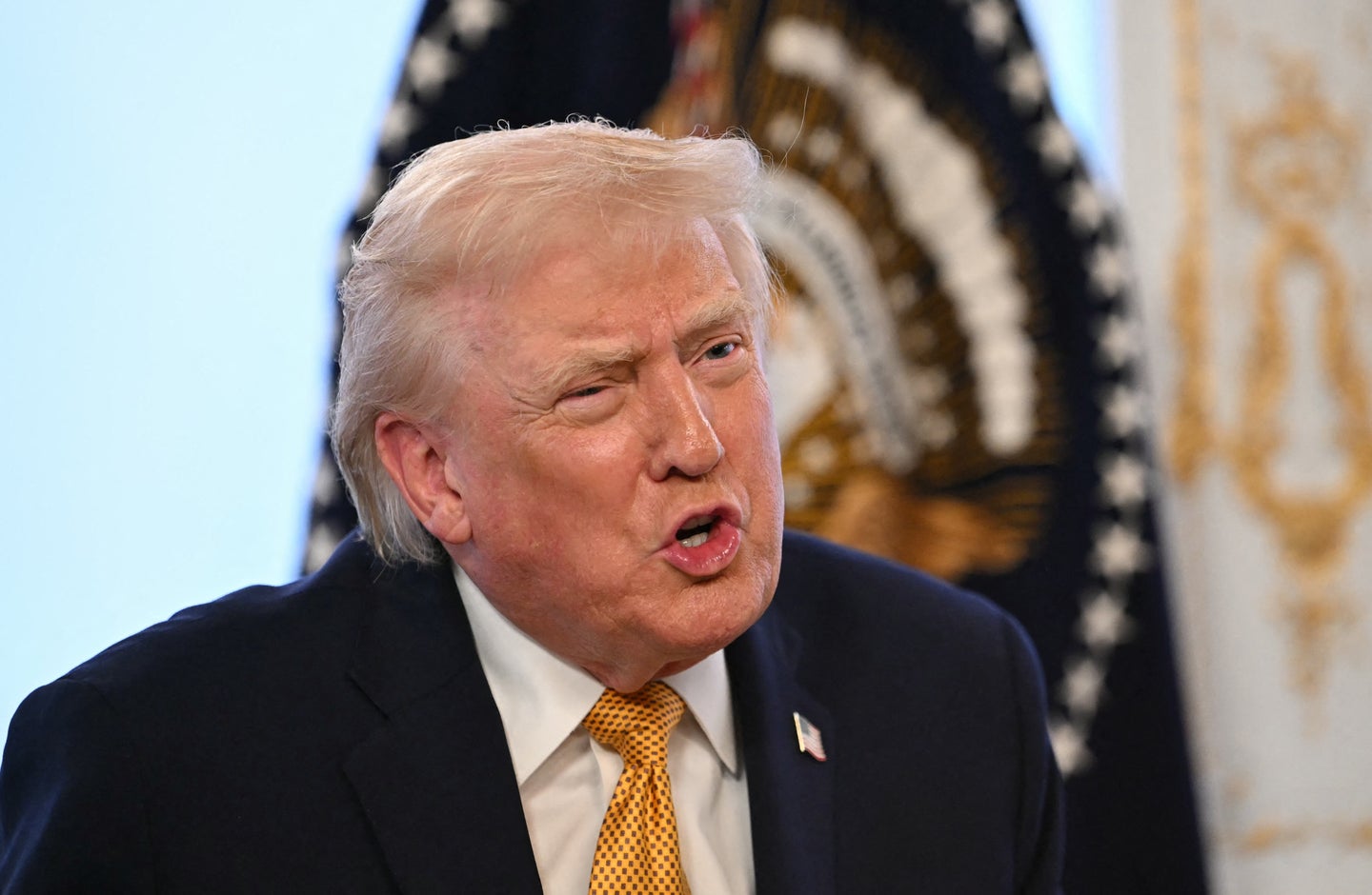 トランプ、自身を批判するテレビ局の『放送免許』を取り消すべきと投稿。深夜番組司会者を「哀れな失敗者」と揶揄 | ハフポスト WORLD