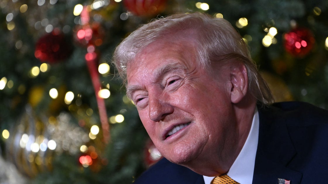 Trump Grinches Up In His Annual Hate-Filled Christmas Message Trump Grinches Up In His Annual Hate-Filled Christmas Message
