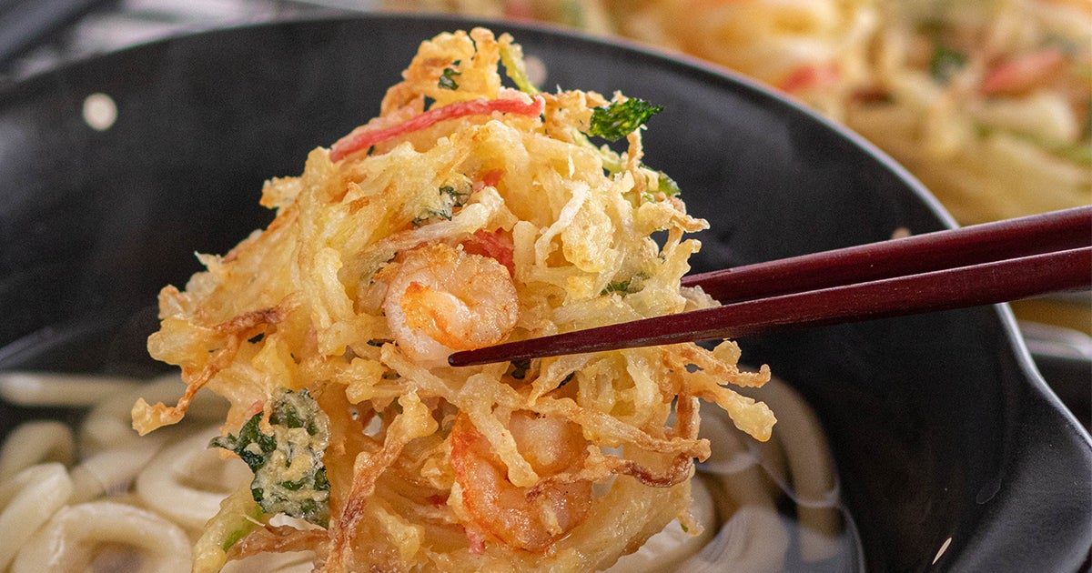 【天ぷら粉、水で溶かないで】野菜の水分だけで揚げるのが正解！？年越しそばと一緒に食べたいちょっと変わったかき揚げレシピ3選
