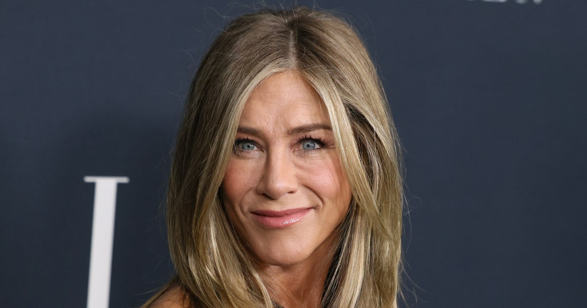 Jennifer Aniston Is Winning Christmas In Her New Photo Gallery
