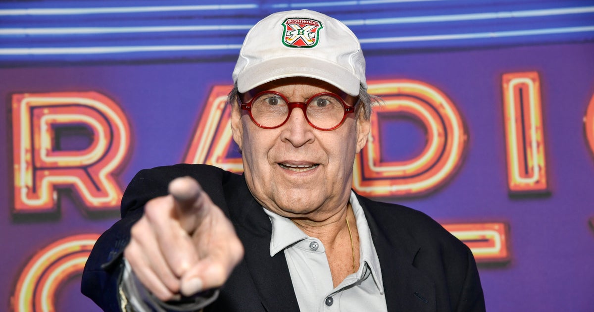 'SNL' Alum Insulted By Chevy Chase 40 Years Ago Now Proclaims, 'He's So Rotten!!'