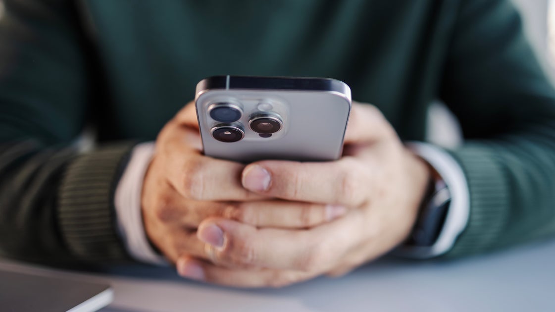 Cybersecurity Experts Weigh In On Concerns About iPhone Airplay Settings