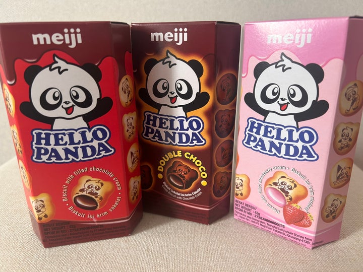 ハローパンダ。左からプレーンの「チョコレート」、ダブルチョコレート、ストロベリー