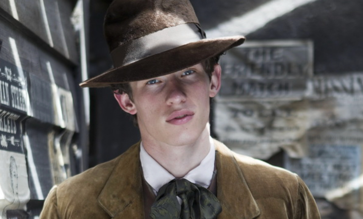 Callum Turner na segunda temporada de Ripper Street