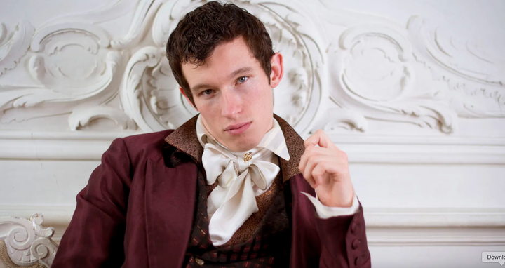 Callum Turner como Anatole Kuragin na adaptação da BBC de Guerra e Paz