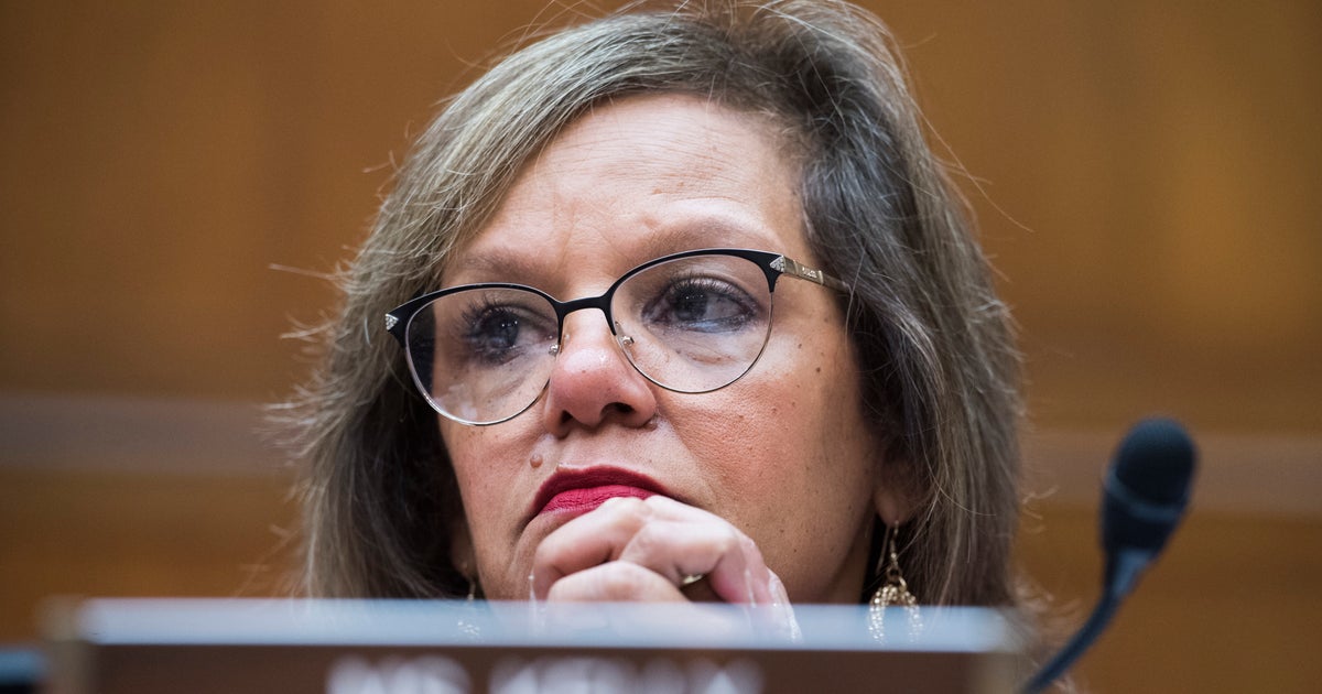 After Fatal ICE Shooting, Democrats Rally Around Impeaching Kristi Noem