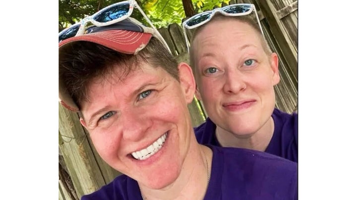 A selfie of Becca Good (L) and Renee Good (R).