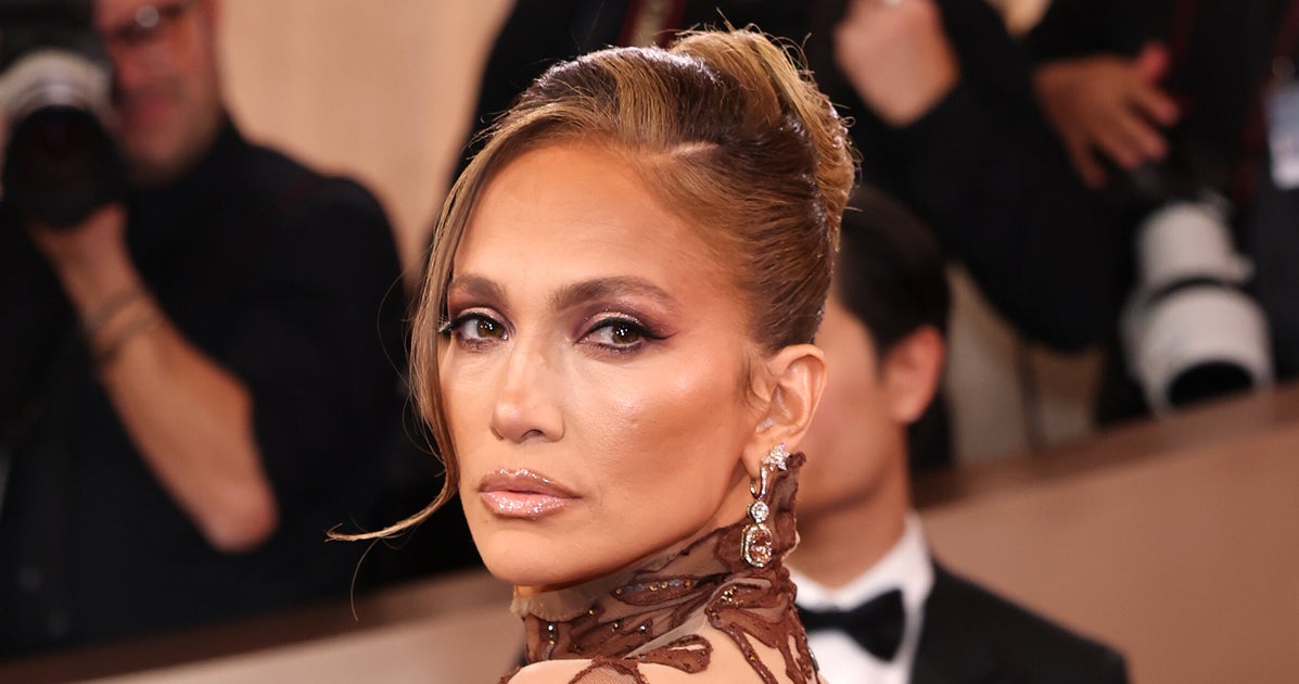 J.Lo Shuts Down Golden Globes Red Carpet With Naked Dress