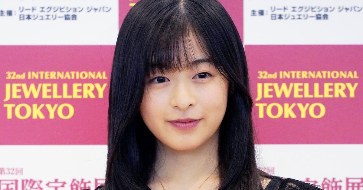 森七菜、力強い書き初めを披露。左利きならではの「あるある」も告白⇨「達筆だ〜！」と反響