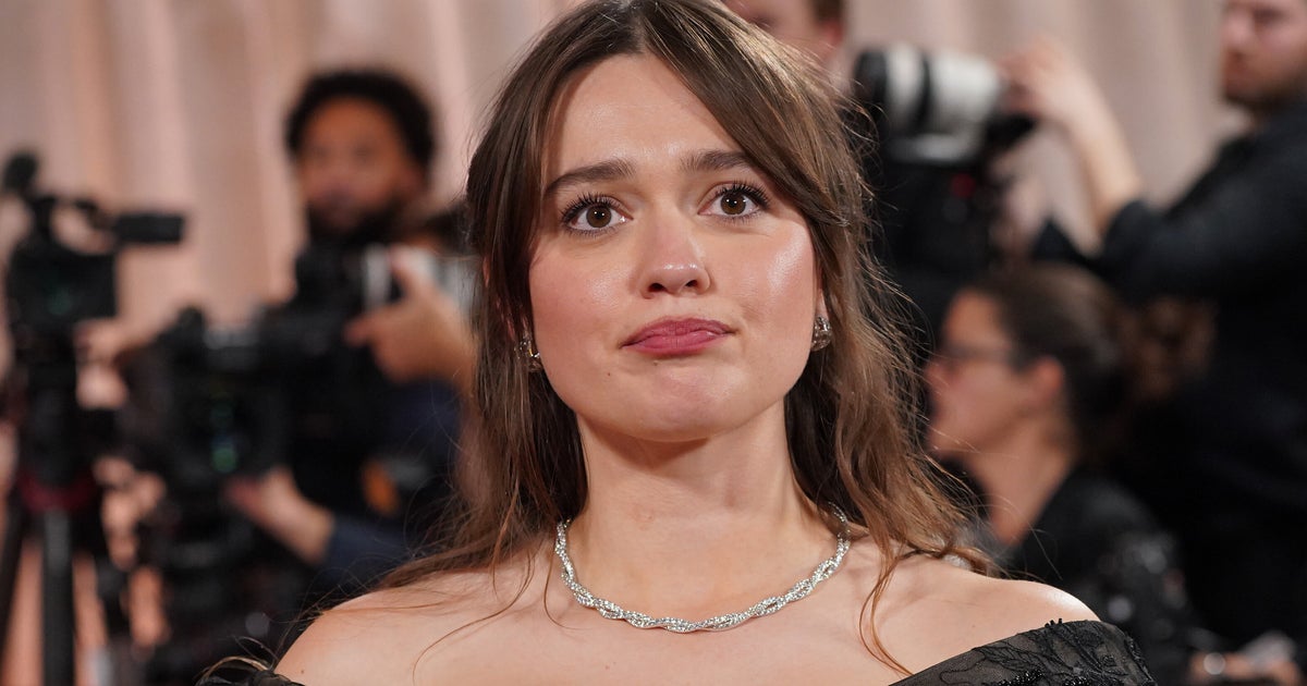 Aimee Lou Wood Walks Golden Globes Red Carpet With Boyfriend Adam Long