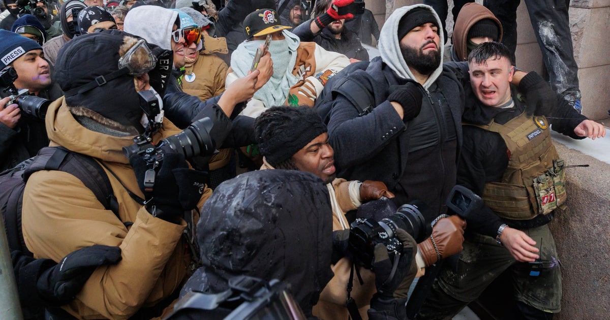 Counter Protesters Chase Off Conservative Influencer During Minneapolis Immigration Crackdown