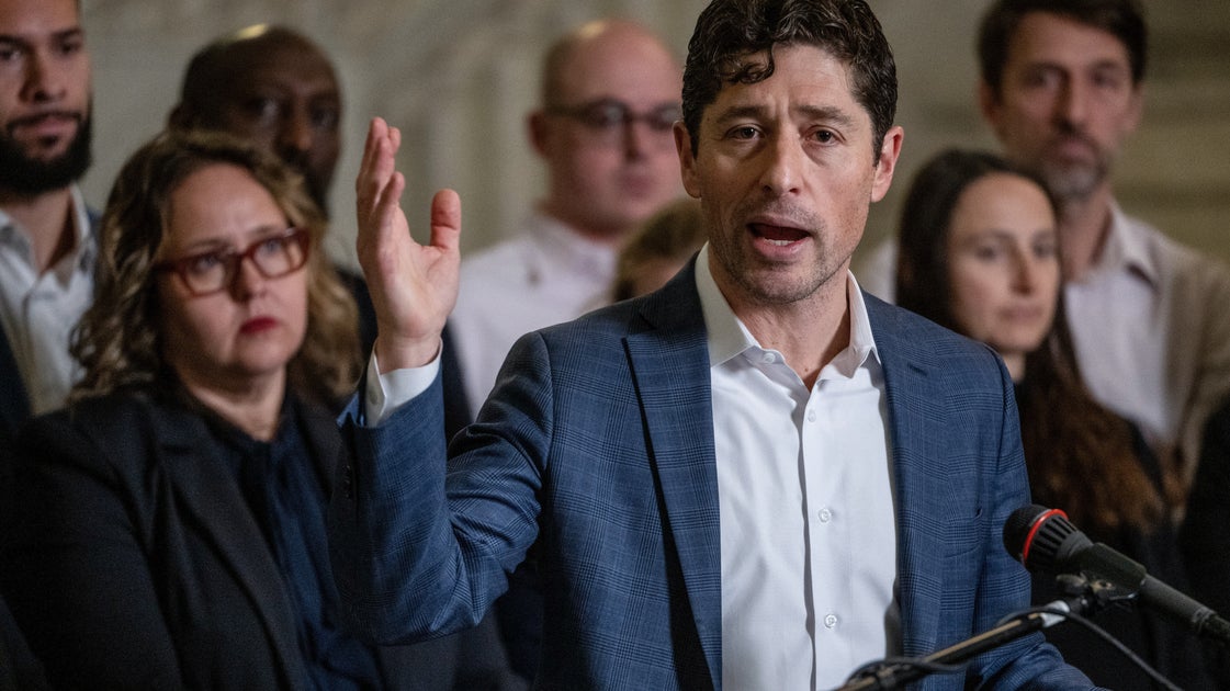 Pentagon Reportedly Readies Possible Minnesota Troop Deployment, Trump's Peace Board Price Tag: Live Updates