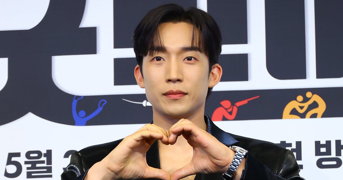 韓国の俳優が来日→新宿の路上での写真に「きゃー！日本に」「新宿南口！？」と驚きの声