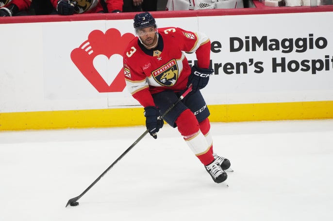 Race venues to finish, US hockey star injured: Live updates from Winter Olympics