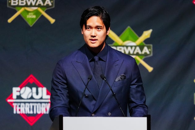 BBWAA（全米野球記者協会）主催の夕食会での受賞スピーチをする大谷選手＝2026年1月24日、米ニューヨーク