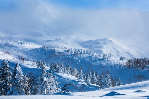 冬の雪山（イメージ画像）