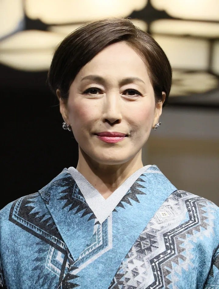高島礼子、山口・下関で地元の名物料理を堪能。“ふぐの牡丹盛り”など優雅すぎる食い倒れ旅
