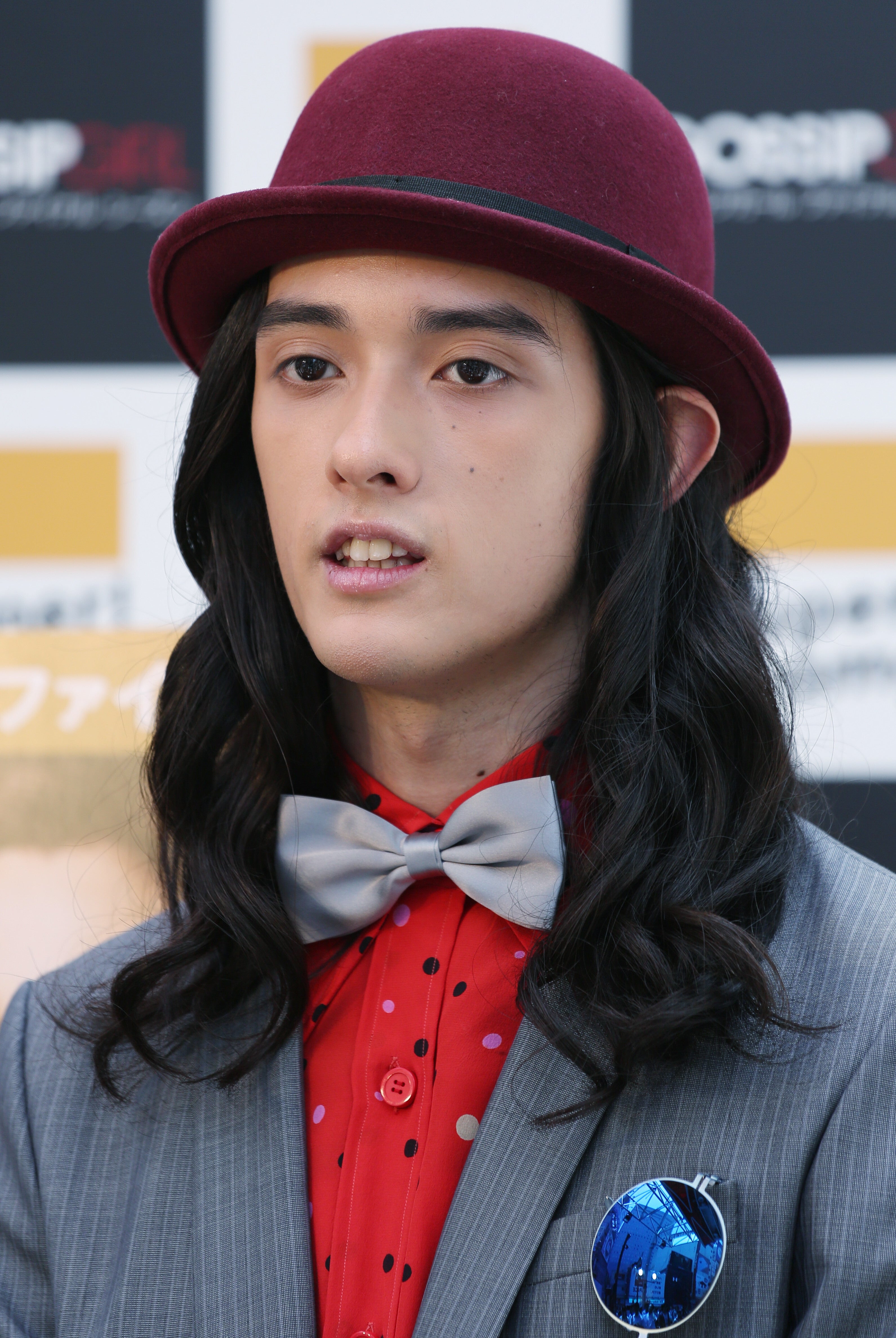 栗原類、「一目惚れした」メンズワンピースを紹介⇨「似合う」「男性でもキレイや可愛いを楽しむのって素敵」