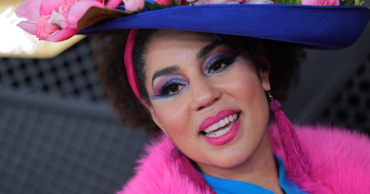 Trump-Loving Singer Trades MAGA Fashion For A New 2-Word Statement