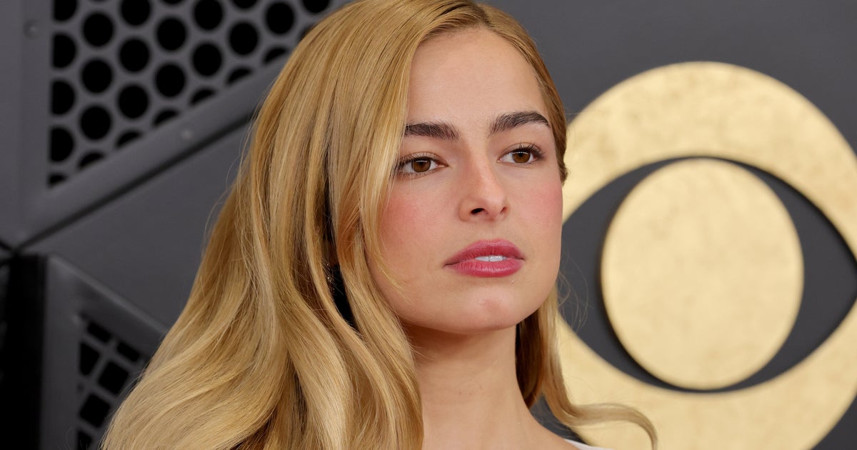 Grammys Newcomer Gets Real Cheeky With Red Carpet Look