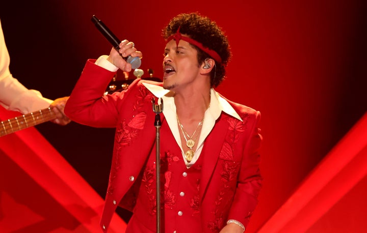 Bruno Mars radiated retro attitude while performing his new single 