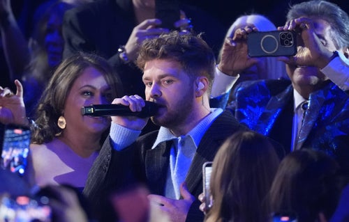 Alex Warren Speaks Out After Grammy Awards Performance Mishap | HuffPost UK Entertainment