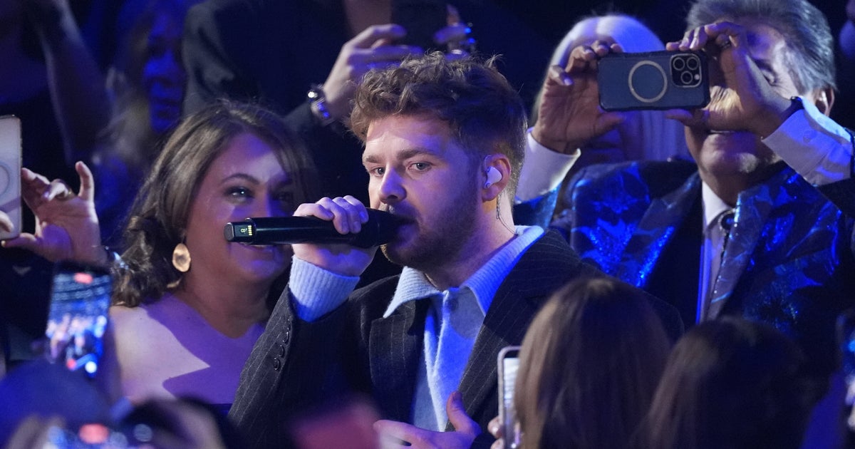 Alex Warren Explains What Went Wrong During His Grammy Awards Performance